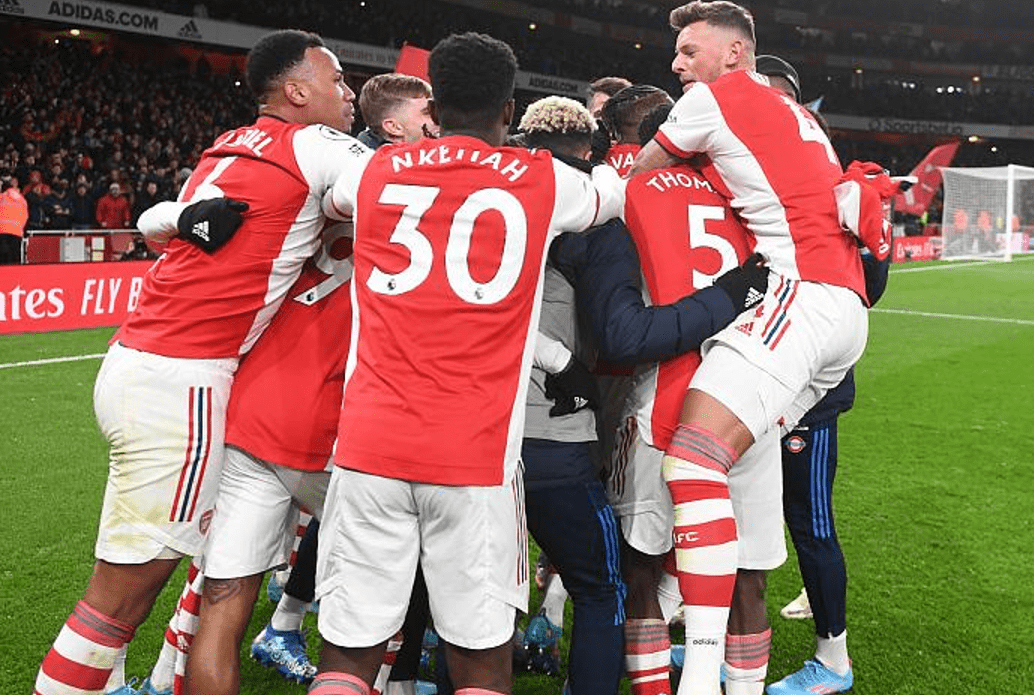 JJB-包含皖江朱雀队鏖战塞外战狼队，游泳总决赛险胜，核心复出即建功。豪门底蕴再次显现的词条