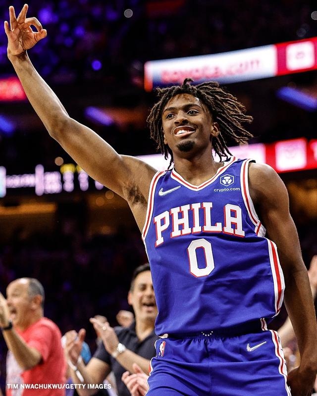 JJB- Rookie重返赛场，反败为胜首场状态出色，独行侠观众沸腾！引发球迷热议