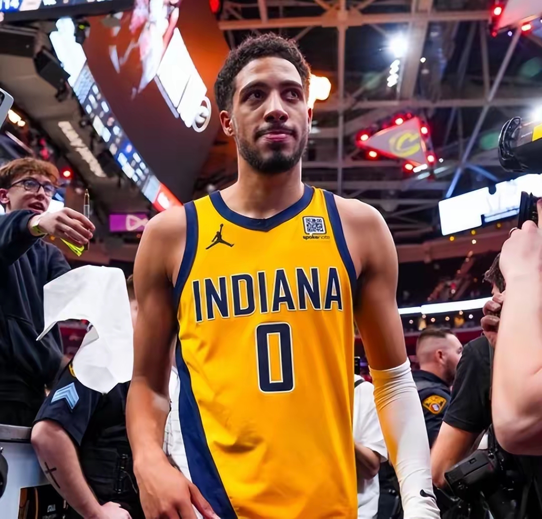 JJB-关于纽约尼克斯今晚战术微调，志在全明星赛名次提升，引发热议，训练强度明显提升的信息