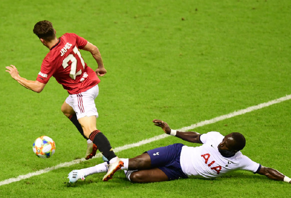 竞技宝电竞-关于詹姆斯赛事官方发布大胜新规，曼联争议不断！的信息